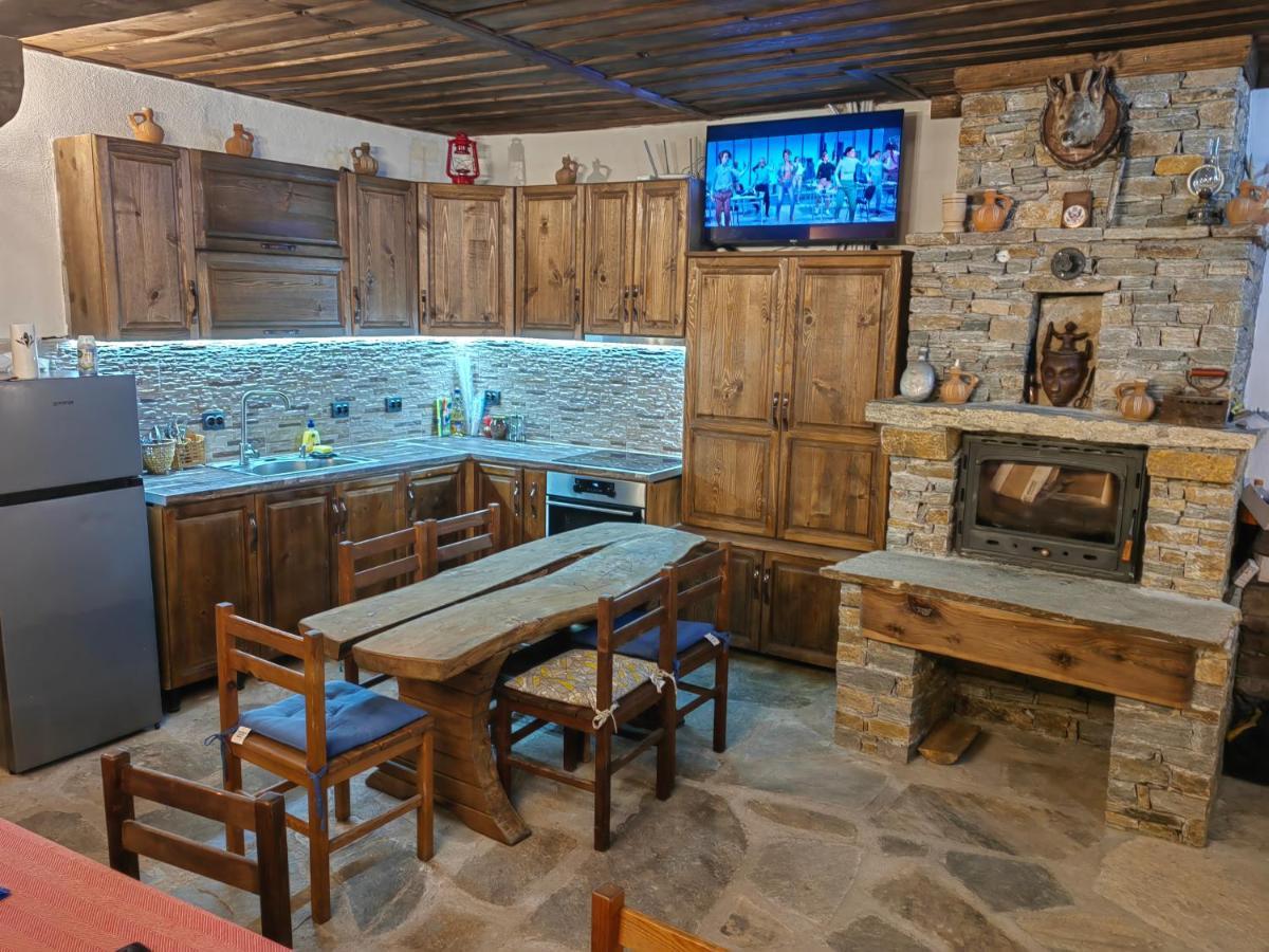 Къща За Гости Близнаците Leshten Exterior photo